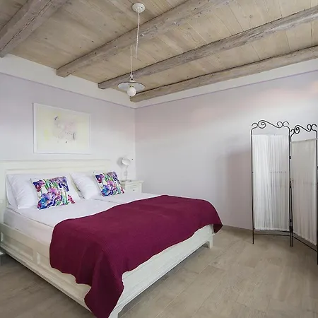 Elizabeta Tatil Evi *