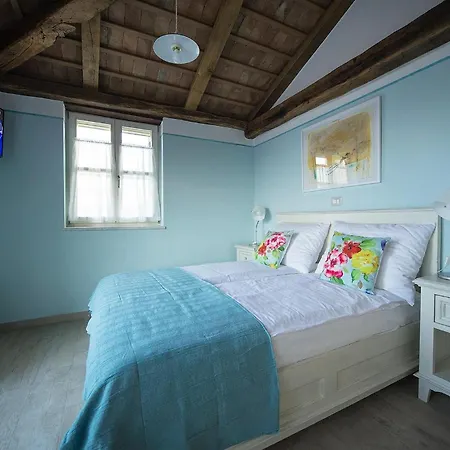 Elizabeta Tatil Evi *